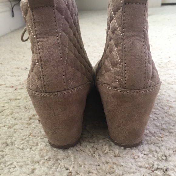 BONGO Tan Wedge Boots In Size 8 - Picture 4 of 6